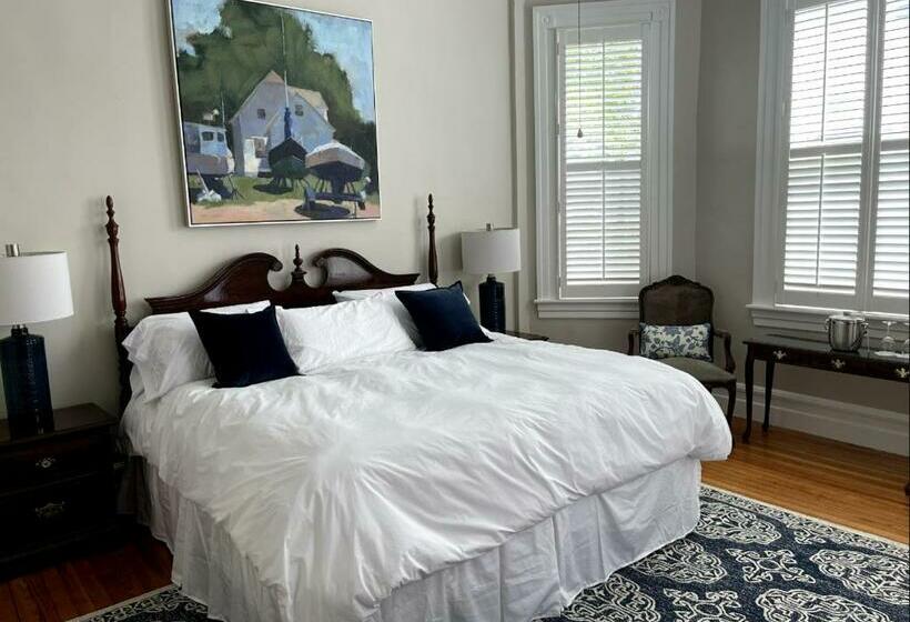 غرفة قياسية, The Edenton Collection Captain S Quarters Inn