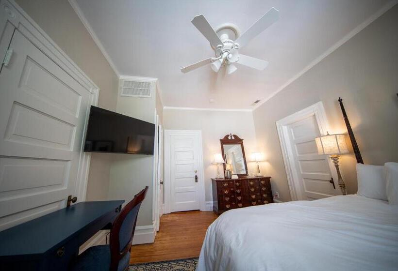 غرفة قياسية, The Edenton Collection Captain S Quarters Inn