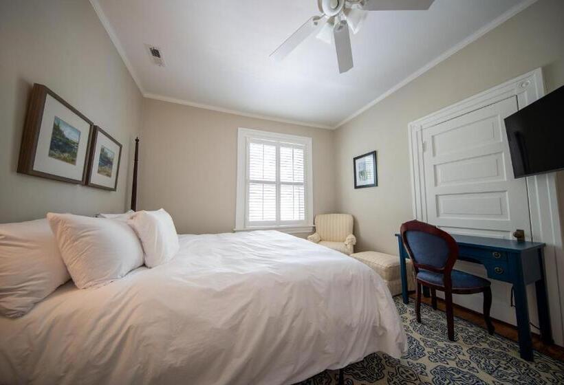 غرفة قياسية, The Edenton Collection Captain S Quarters Inn