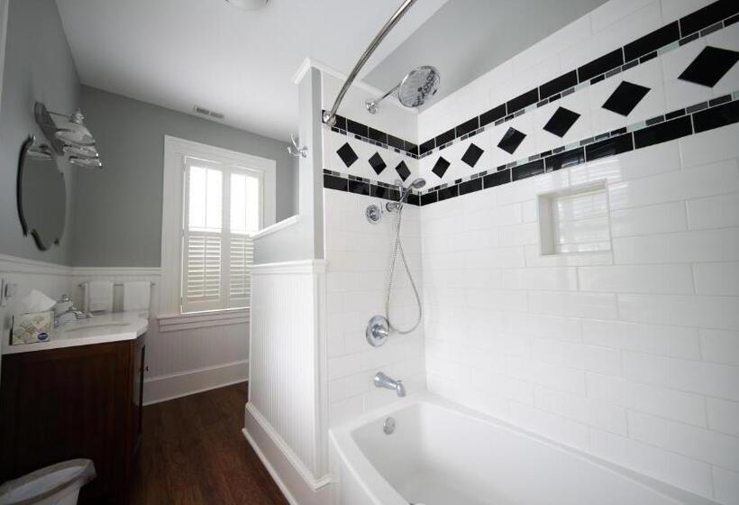 غرفة قياسية, The Edenton Collection Captain S Quarters Inn