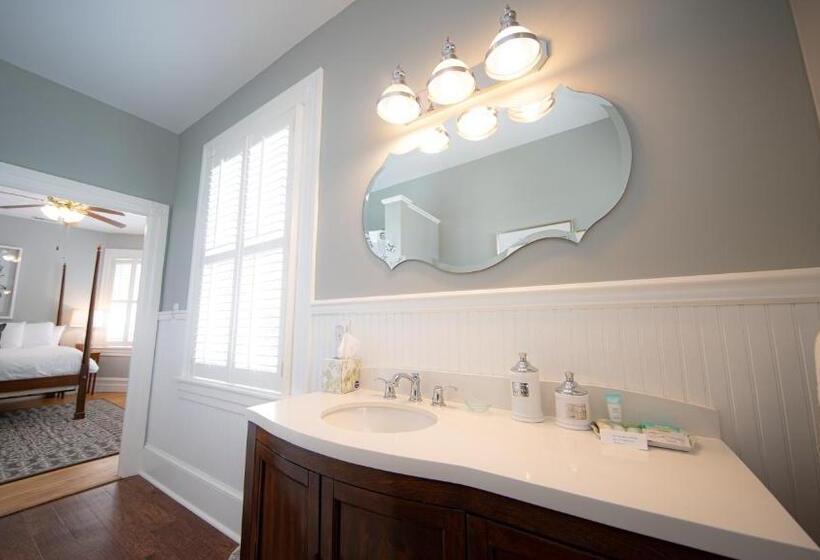 غرفة قياسية, The Edenton Collection Captain S Quarters Inn