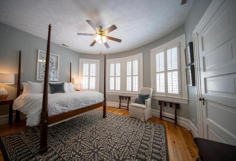 غرفة قياسية, The Edenton Collection Captain S Quarters Inn