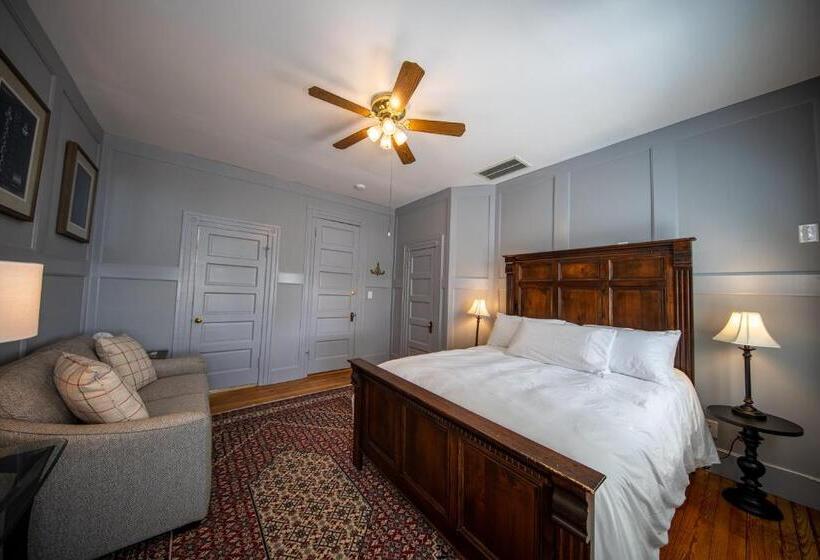 غرفة قياسية, The Edenton Collection Captain S Quarters Inn