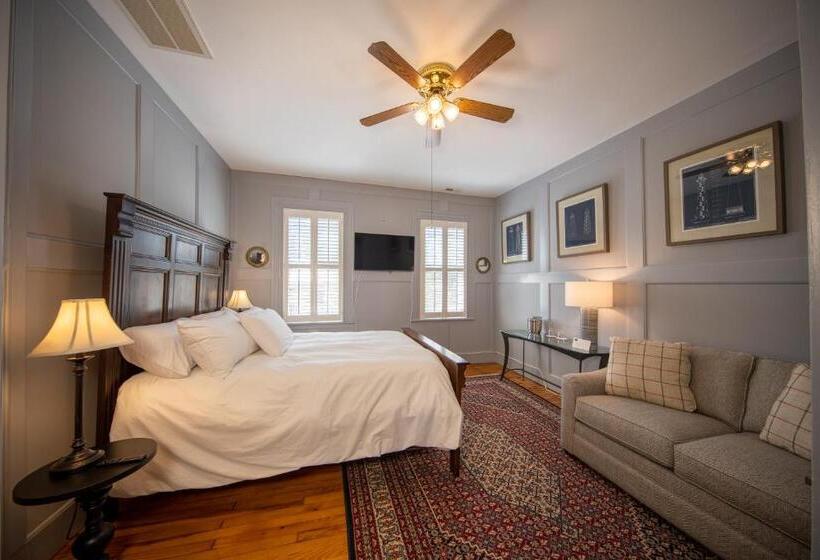 غرفة قياسية, The Edenton Collection Captain S Quarters Inn
