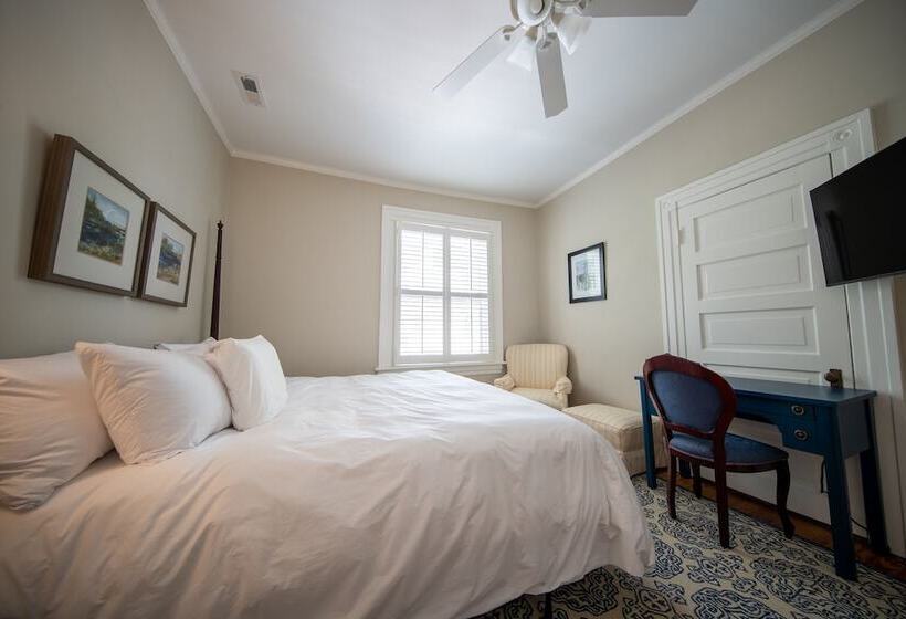 غرفة قياسية, The Edenton Collection Captain S Quarters Inn