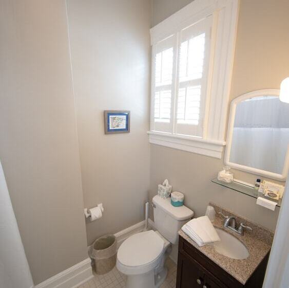 غرفة قياسية, The Edenton Collection Captain S Quarters Inn