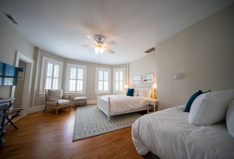 غرفة قياسية, The Edenton Collection Captain S Quarters Inn