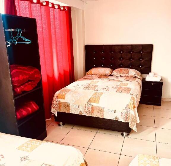 חדר סטנדרט לשלושה, Hospedaje Nápoles