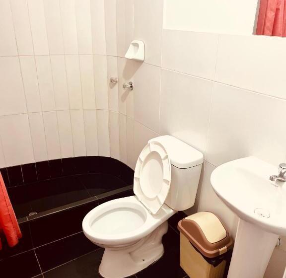 חדר סטנדרט לשלושה, Hospedaje Nápoles