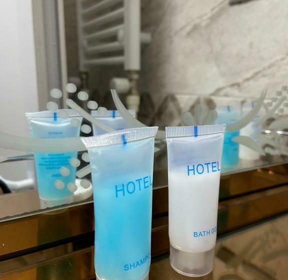 اتاق خانوادگی, Guest House   Green Space