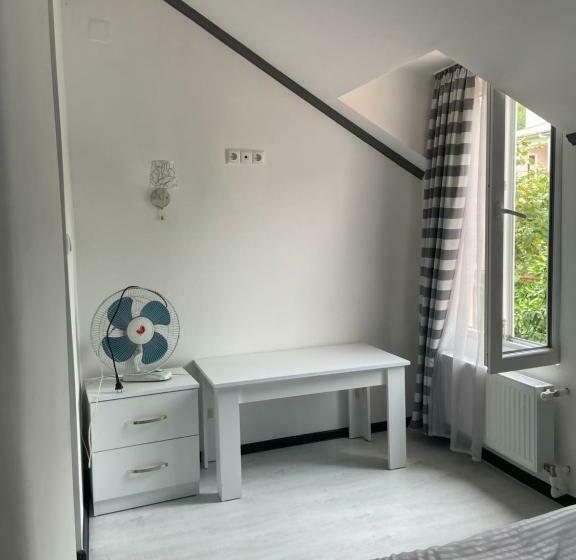 اتاق اکونومی, Guest House   Green Space