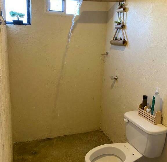 Habitación Familiar, Alojamiento Bambuu