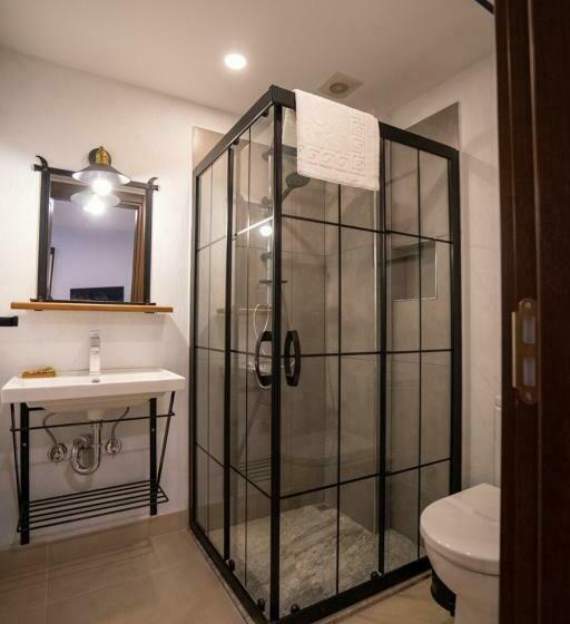 غرفة قياسية, Ajlan Oia