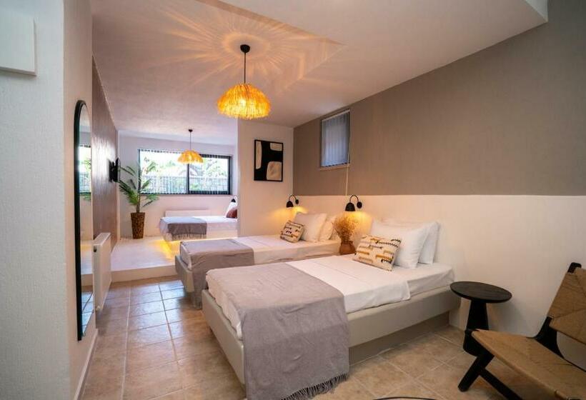 غرفة قياسية رباعية مطلة على الحديقة, Ajlan Oia