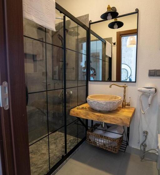 غرفة قياسية, Ajlan Oia