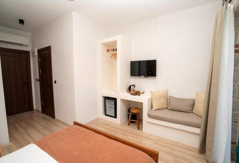 غرفة قياسية, Ajlan Oia