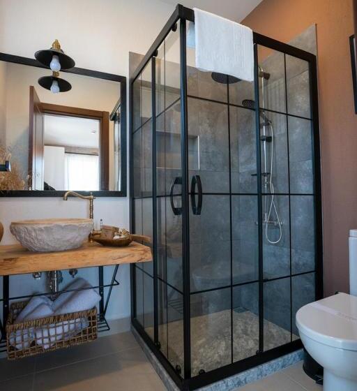 غرفة قياسية, Ajlan Oia