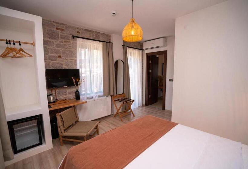 غرفة قياسية, Ajlan Oia