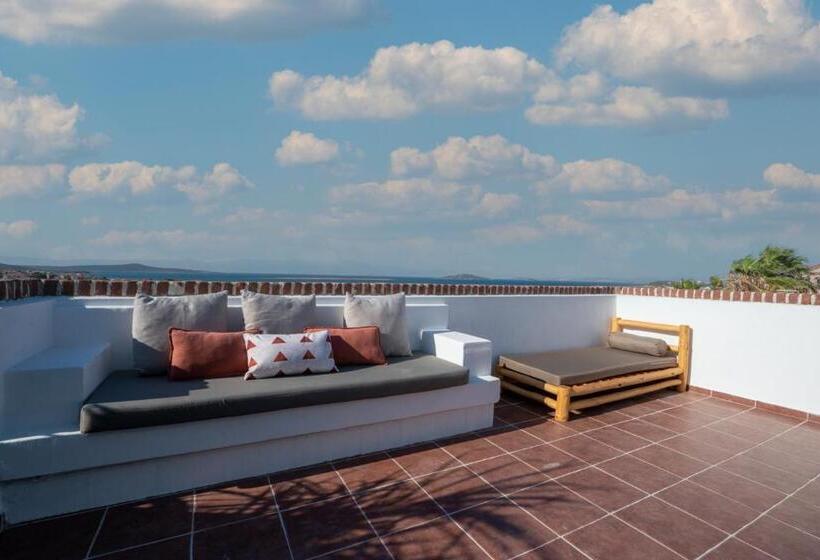 غرفة ديلوكس مطلّة علي البحر مزوَّدة بشُرفة, Ajlan Oia