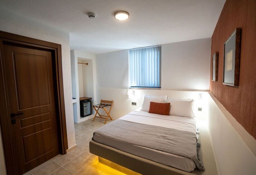 غرفة قياسية, Ajlan Oia