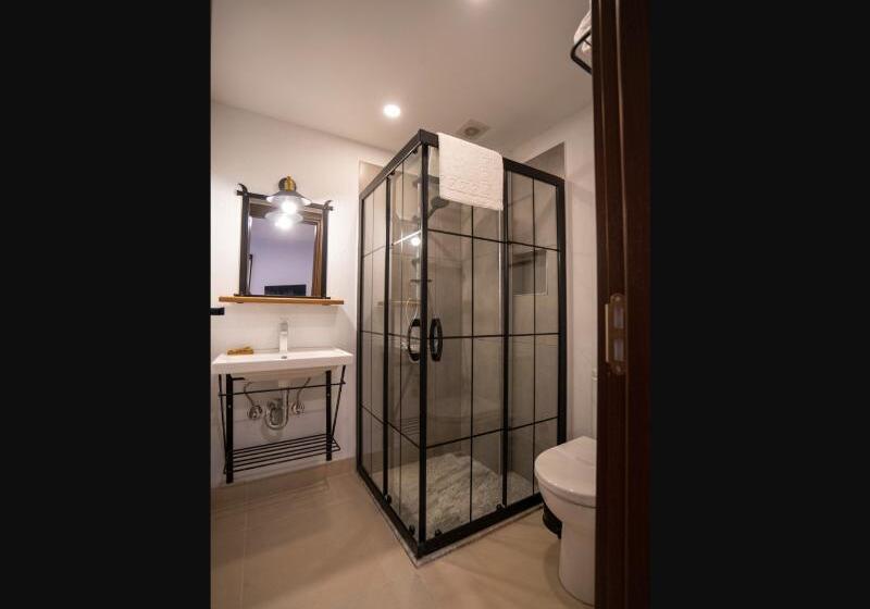 غرفة قياسية, Ajlan Oia