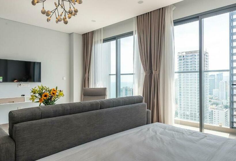 اتاق لوکس با بالکن, Marina Suites Apartment