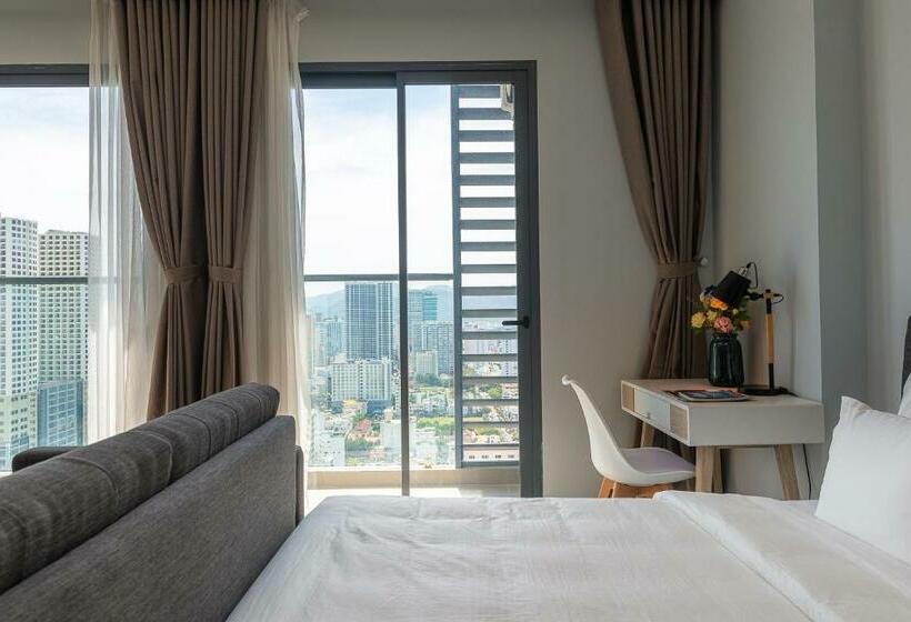 اتاق لوکس با بالکن, Marina Suites Apartment