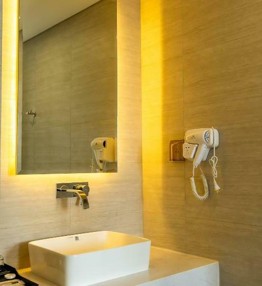 اتاق لوکس با بالکن, Marina Suites Apartment