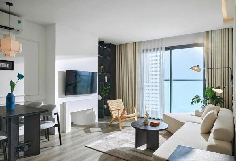 اتاق لوکس با چشم‌انداز دریا, Marina Suites Apartment