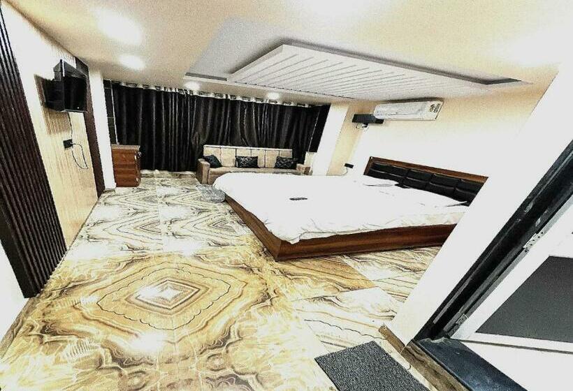 Трехместный Номер Классика, Town Inn