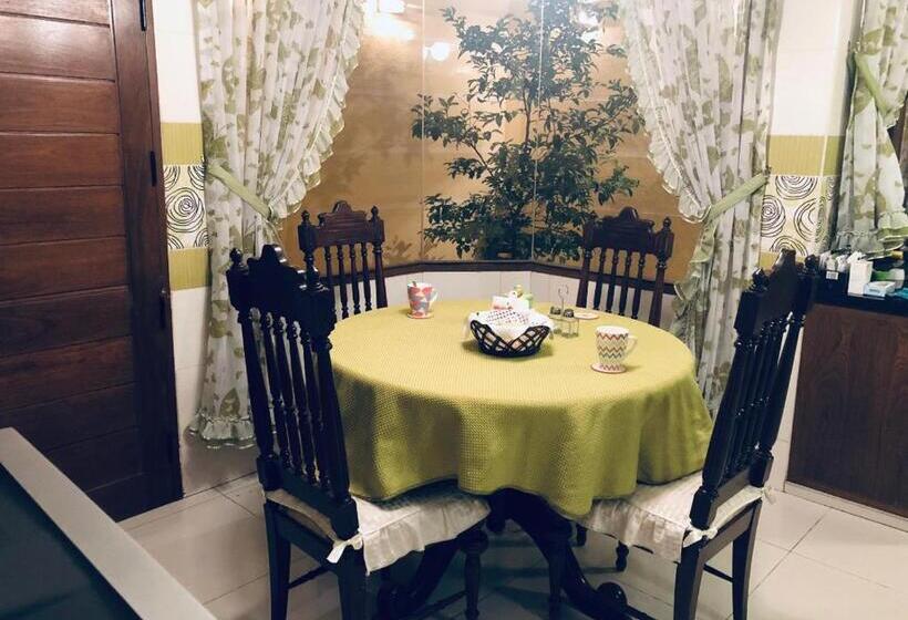 اتاق لوکس, Belle Ville