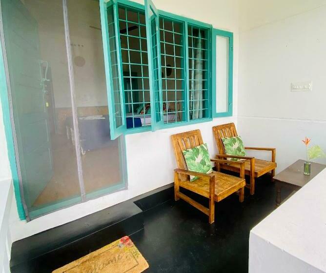 اتاق اساندارد با چشم‌انداز جانبی به دریا, Petit Ana Beach Retreat