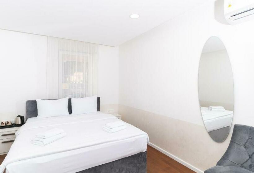 اتاق لوکس, Ornament Hotel And Apartments