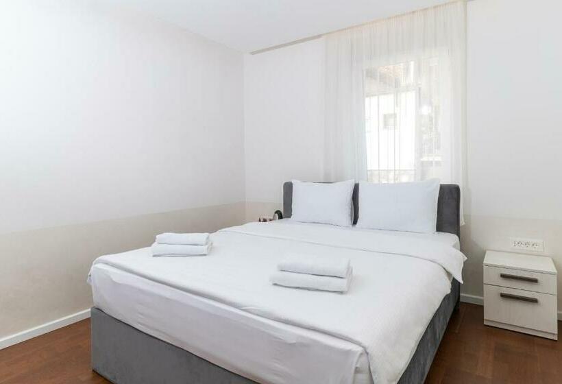 اتاق لوکس, Ornament Hotel And Apartments