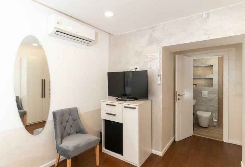 اتاق لوکس, Ornament Hotel And Apartments
