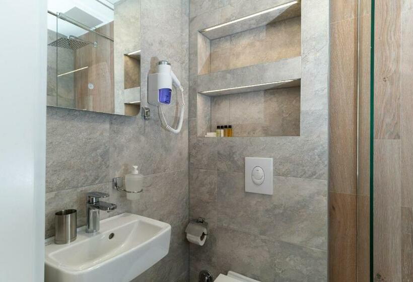 اتاق لوکس, Ornament Hotel And Apartments