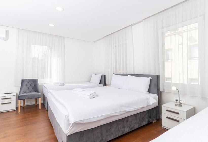 استودیو خانوادگی, Ornament Hotel And Apartments