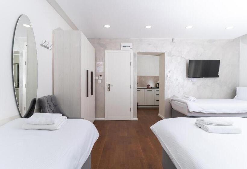 استودیو خانوادگی, Ornament Hotel And Apartments