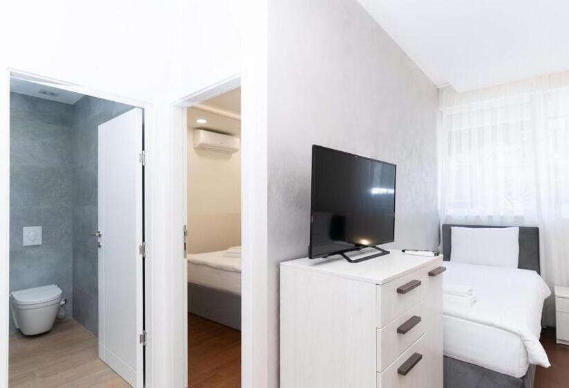 استودیوی لوکس, Ornament Hotel And Apartments