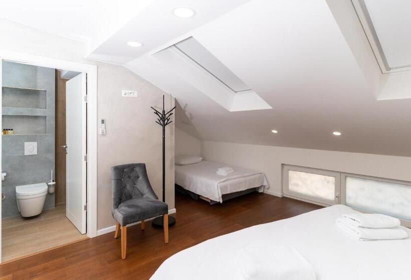 استودیو استاندارد با بالکن, Ornament Hotel And Apartments