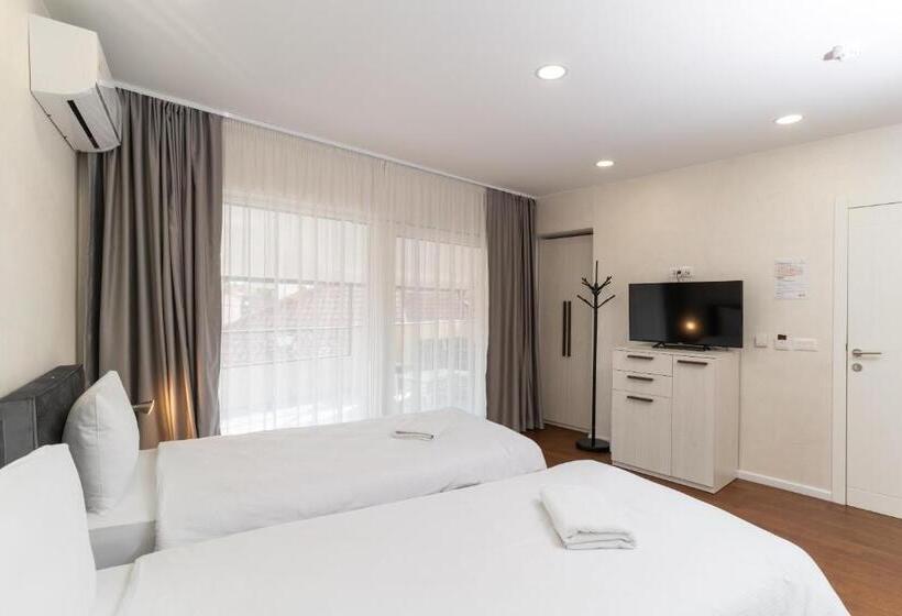 استودیو استاندارد با بالکن, Ornament Hotel And Apartments