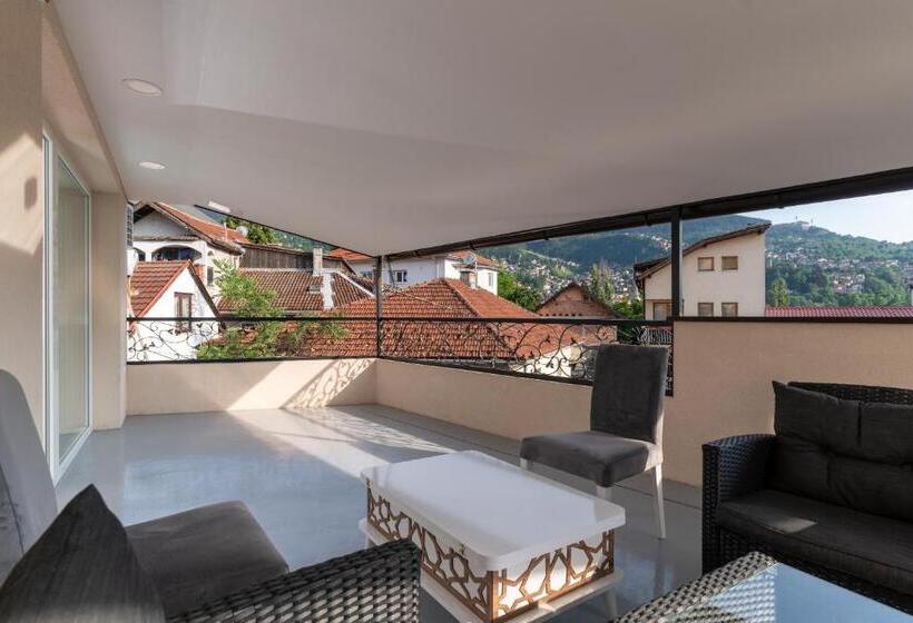 استودیو استاندارد با بالکن, Ornament Hotel And Apartments