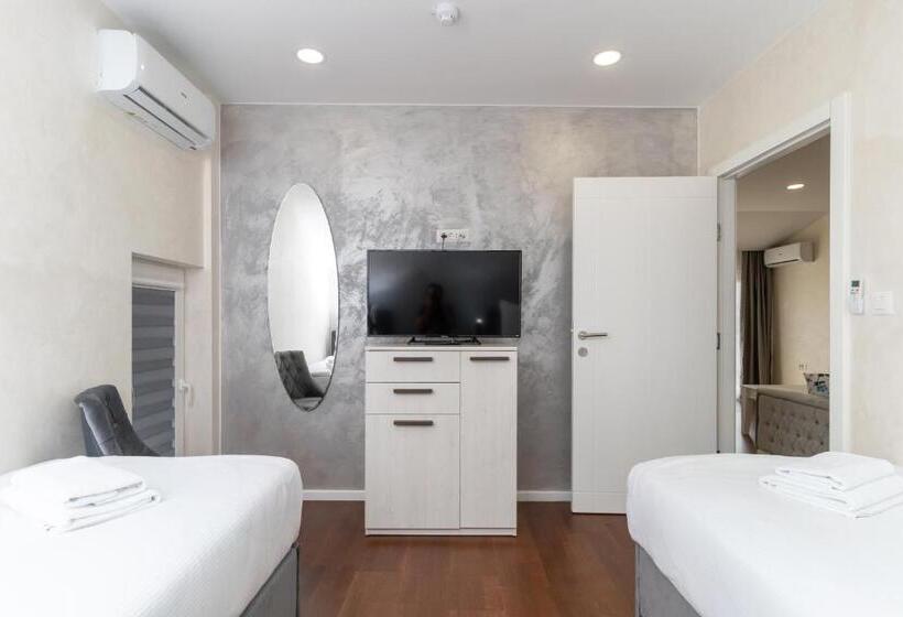 سوئیت پرزیدنت, Ornament Hotel And Apartments