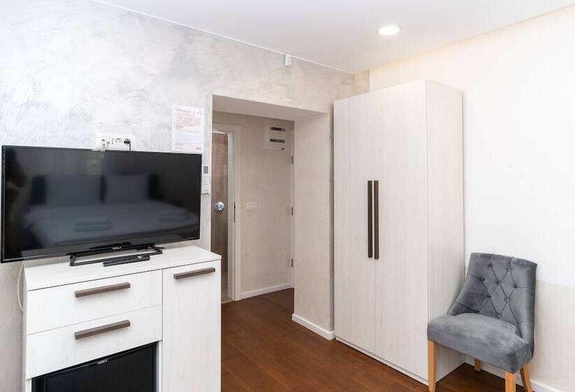 اتاق لوکس, Ornament Hotel And Apartments