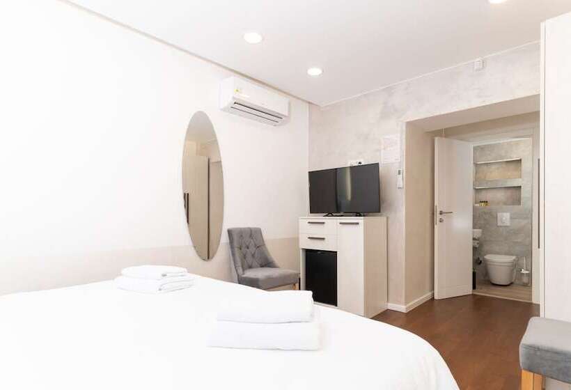 اتاق لوکس, Ornament Hotel And Apartments