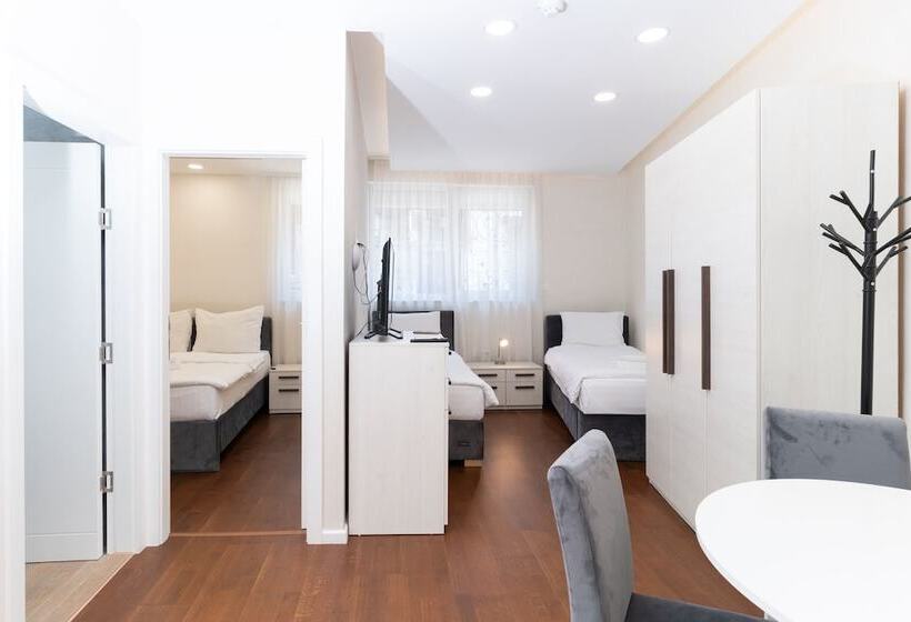 استودیوی لوکس, Ornament Hotel And Apartments