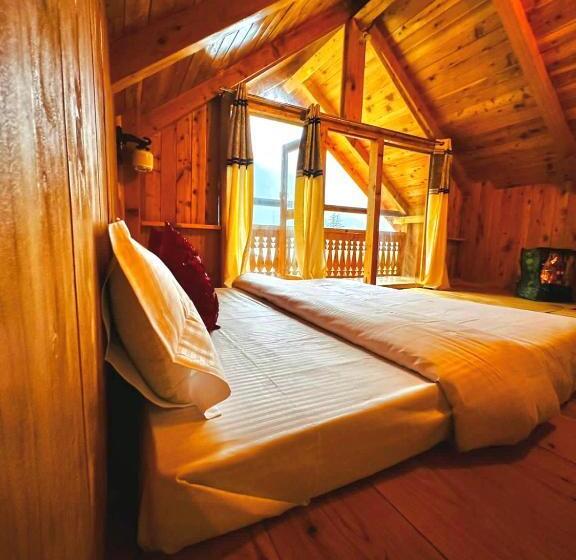 带阳台的豪华间, The Forest Cabin Jibhi