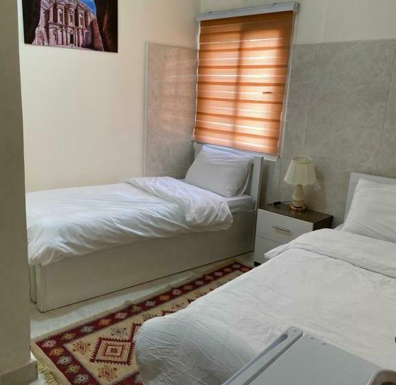 اتاق استاندارد, Rose City Inn