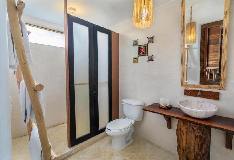 Standart Oda, Embajada Universal By La Eufemia Group