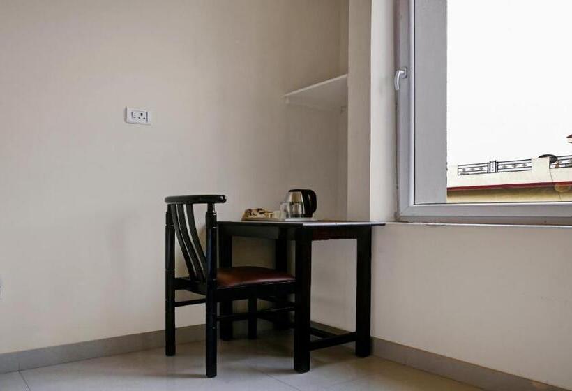 Chambre Deluxe, Treebo Little Budhha